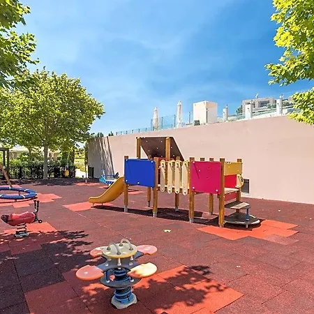 Blue Lagoon Village מלון