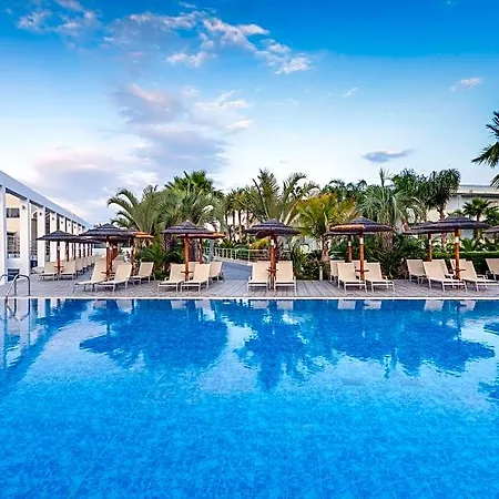 Blue Lagoon Village ホテル