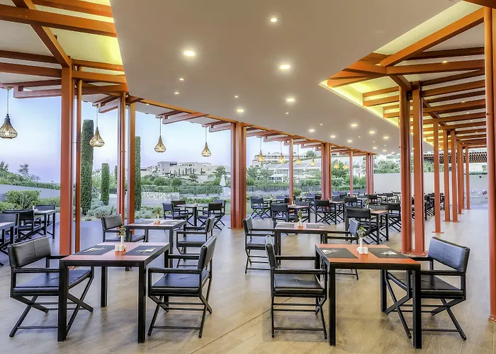 Blue Lagoon Village 5*